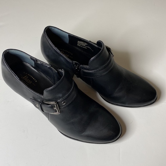 G.H. BASS & CO Bass-Tiare Black Ankle Bootie size 6-1/2 - Picture 3 of 12